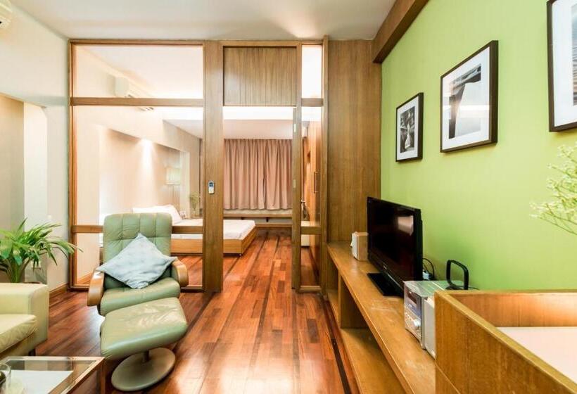 سوییت با چشم‌انداز کوه, Laemtong Serviced Apartment