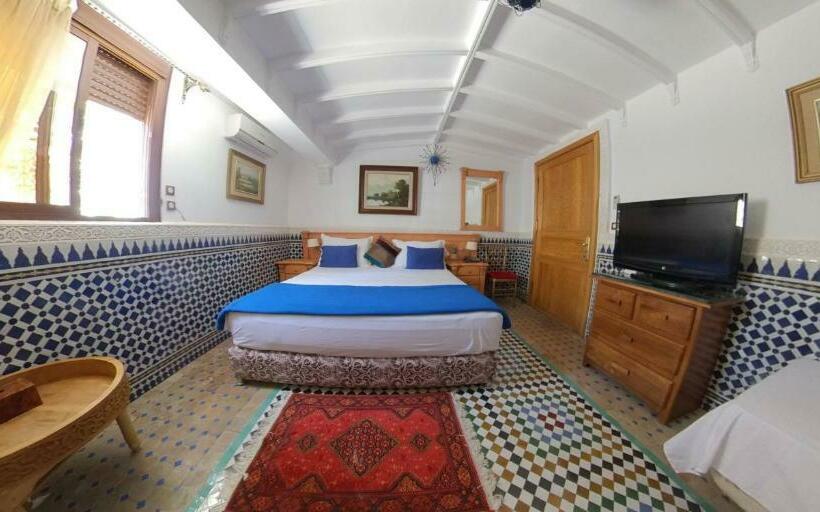 デラックスルーム, Malabata Guest House