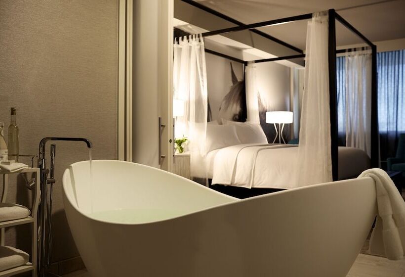 جناح مزوَّد بشرفة, Archer Hotel Austin