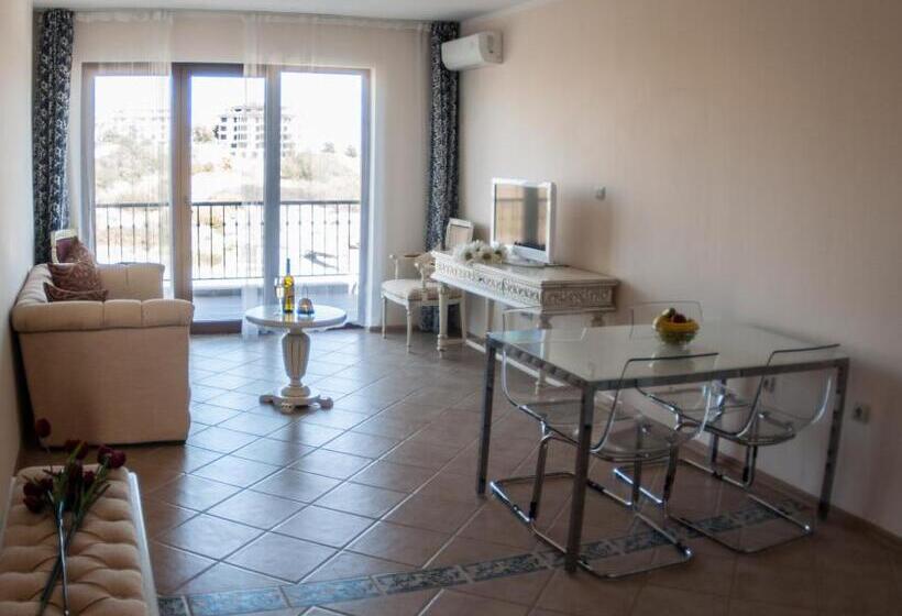 Апартаменты 1 Спальня Боковой Вид на Море, Primea Beach Residence