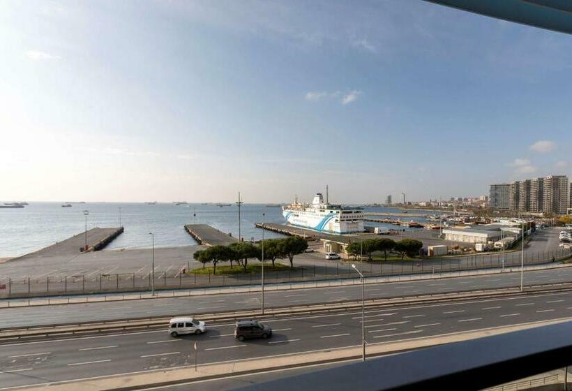 سوییت با چشم‌انداز دریا, Radisson Blu Hotel Istanbul Ottomare