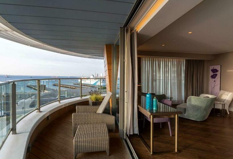 سوییت با چشم‌انداز دریا, Radisson Blu Hotel Istanbul Ottomare