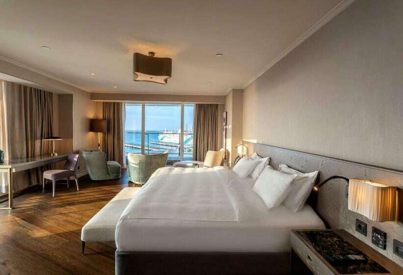 سوییت با چشم‌انداز دریا, Radisson Blu Hotel Istanbul Ottomare