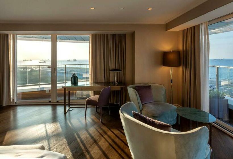 سوییت با چشم‌انداز دریا, Radisson Blu Hotel Istanbul Ottomare