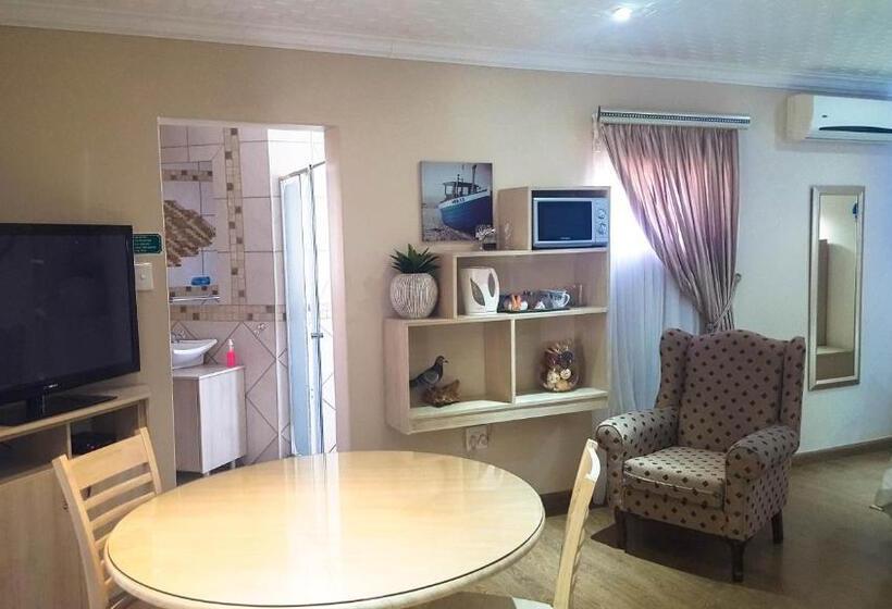 Президентский Люкс, Aark Guest Lodge