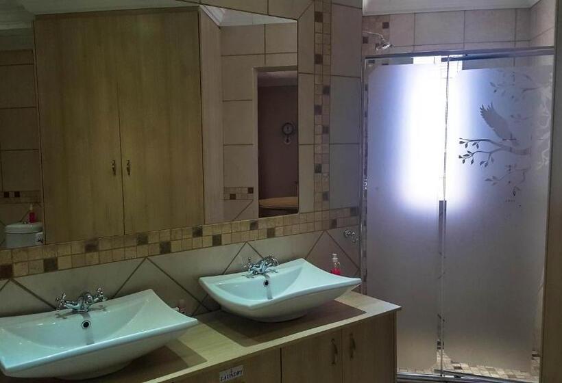 Президентский Люкс, Aark Guest Lodge