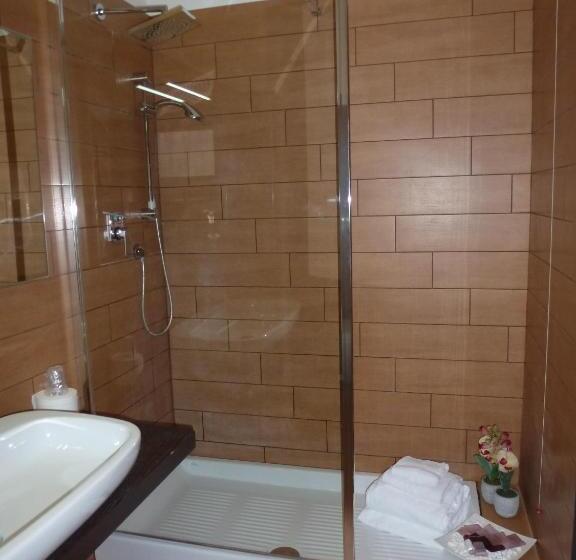 Номер Стандарт Трехместный, Eh Suites Rome Airport Euro House Hotels
