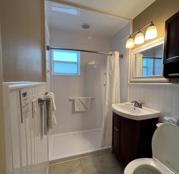 Апартаменты 2 Спальни, Enchanted Isle Hollywood Beach Resort
