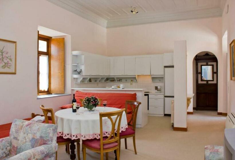 آپارتمان 1 خوابه, Achilleas Pension