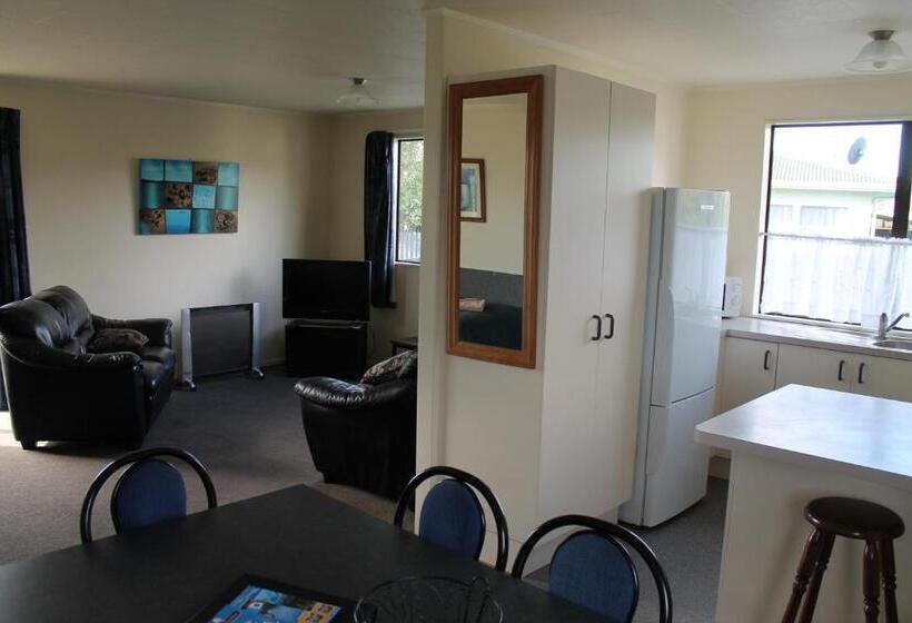 Апартаменты 3 Спальни, Richmond Motel And Holiday Park