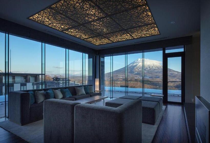اتاق پنت هاوس, Aya Niseko