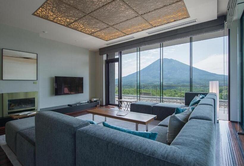اتاق پنت هاوس, Aya Niseko