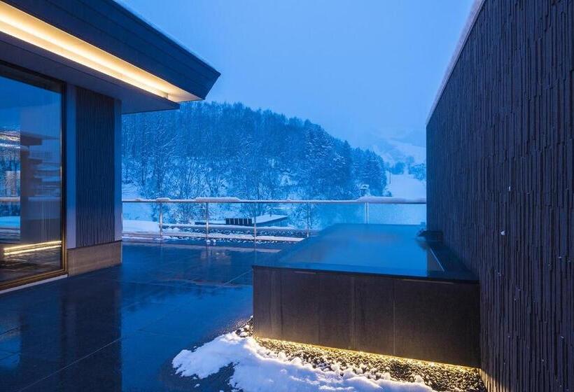 اتاق پنت هاوس, Aya Niseko