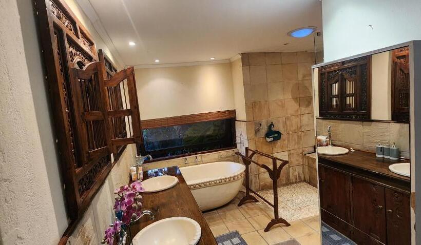 Люкс, Bali At Scenic Haven Lodge In Hartbeespoort