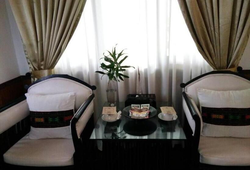 اتاق استاندارد سه تخته با چشم‌انداز باغ, Emerald Sea Resort