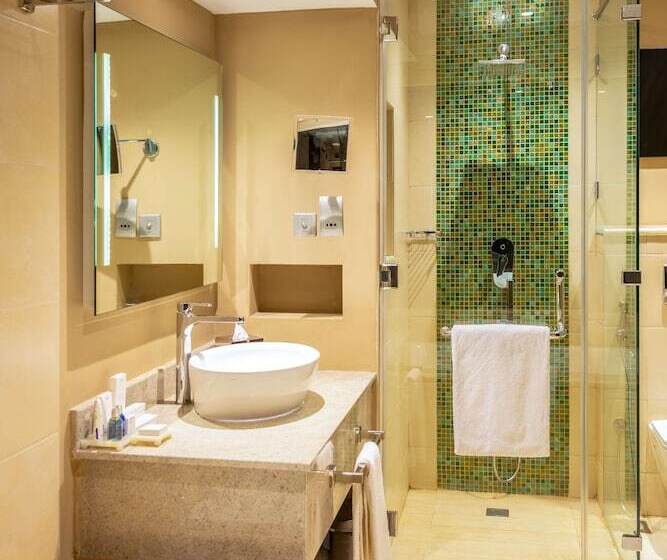 اتاق سوپریور با چشم‌انداز دریا, Radisson Blu Hotel & Resort, Sohar