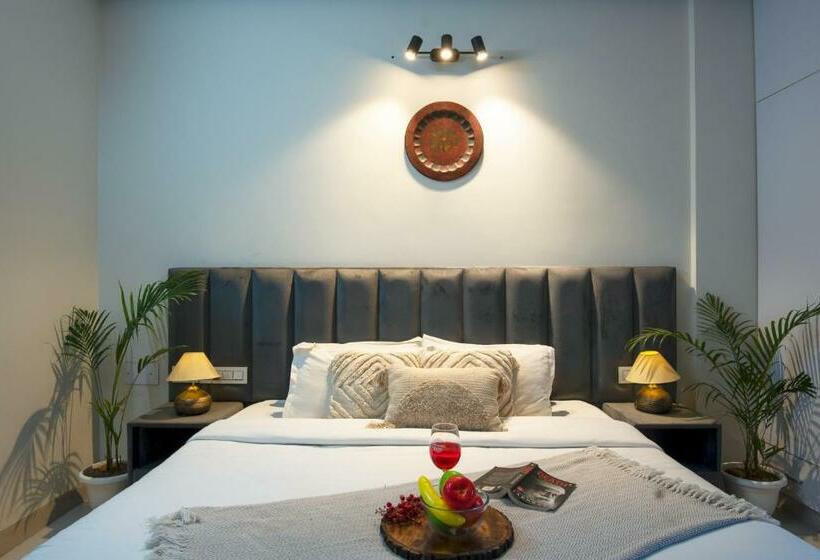 آپارتمان 2 خوابه, Serviced Apartment Near Medanta By Bedchambers
