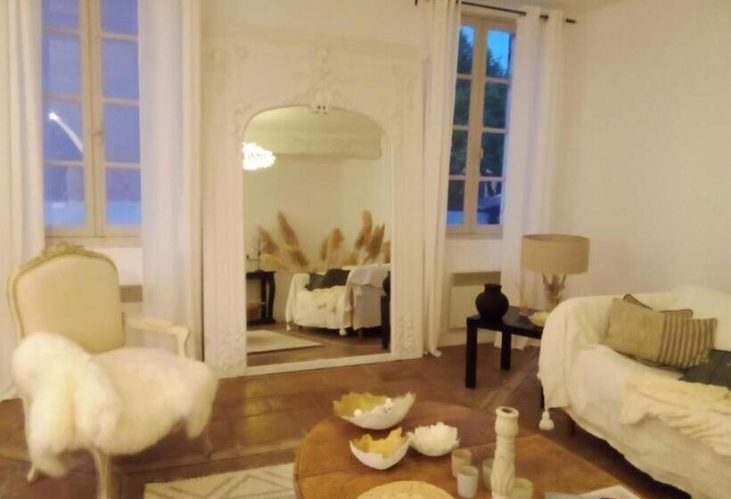 اتاق استاندارد, La Maison Perchee