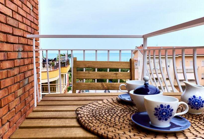 آپارتمان 1 خوابه با بالکن, Vento Di Mare
