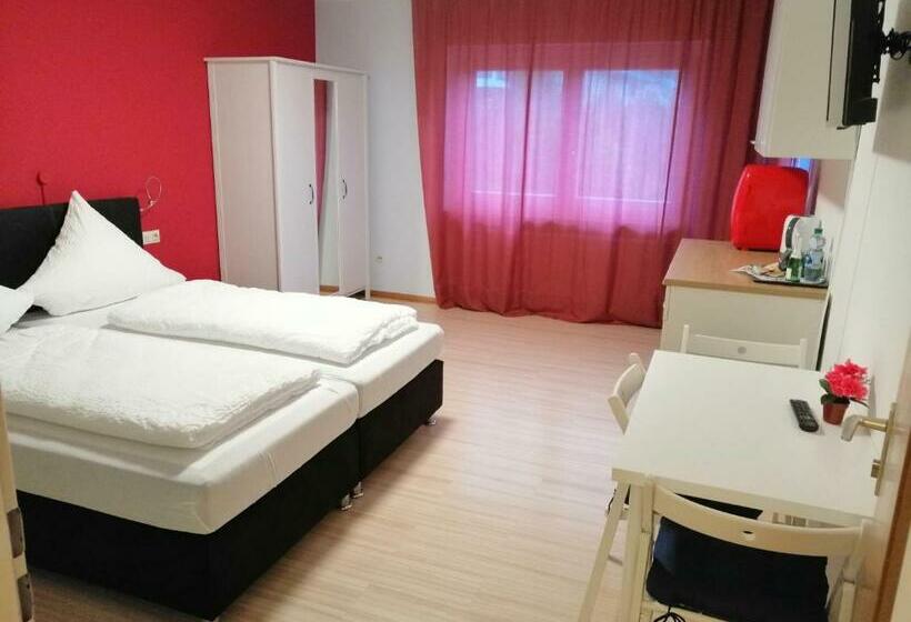 Номер Стандарт, Pension Blaues Haus