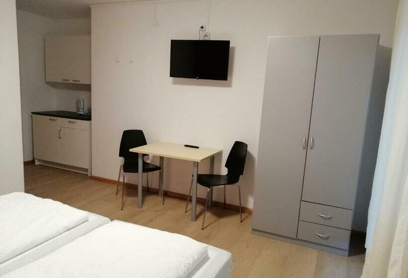 Номер Стандарт, Pension Blaues Haus