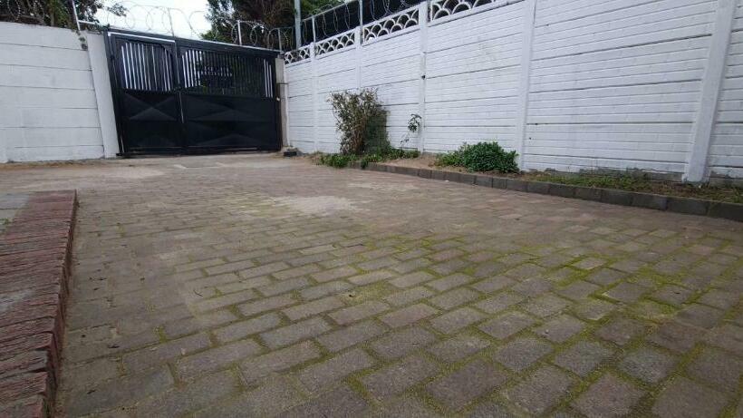 Номер Стандарт, Ojong S Court Kraaifontein
