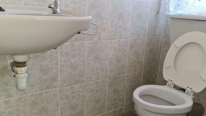 Номер Стандарт, Ojong S Court Kraaifontein