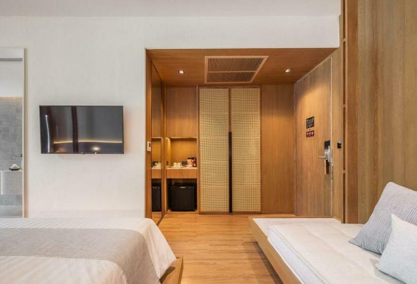 Deluxe room with river view, Riva Vista Riverfront Resort Chiangrai