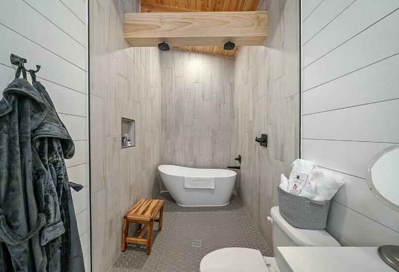 Стандартный Номер Кровать Кинг, Whispering Pines   Lakeside