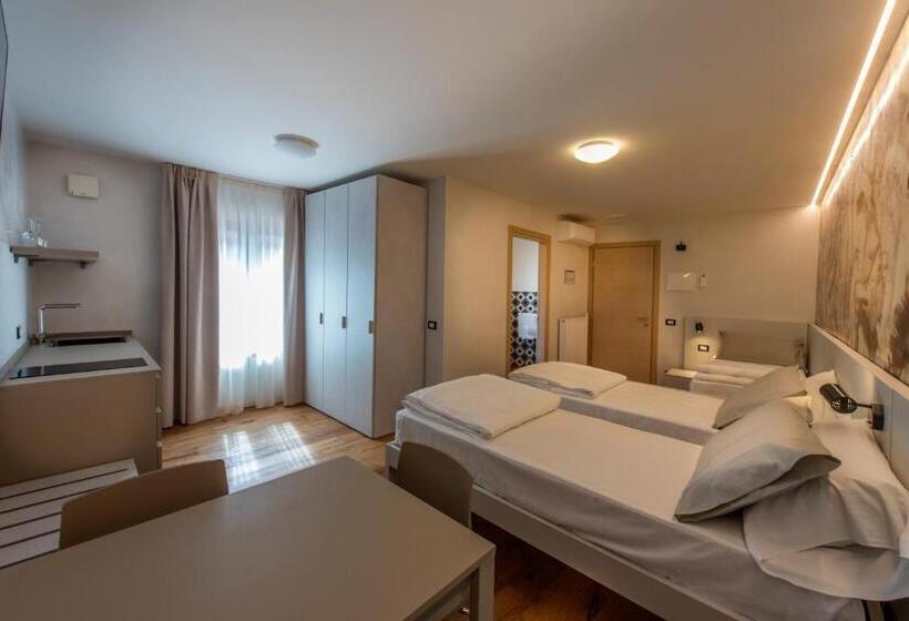 Номер Стандарт Трехместный, La Blave Rooms