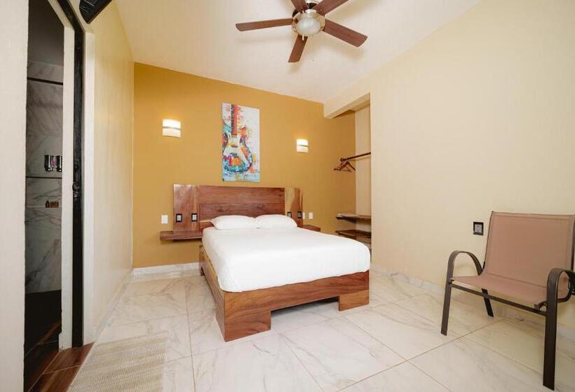 اتاق استاندارد, Guitarra Inn
