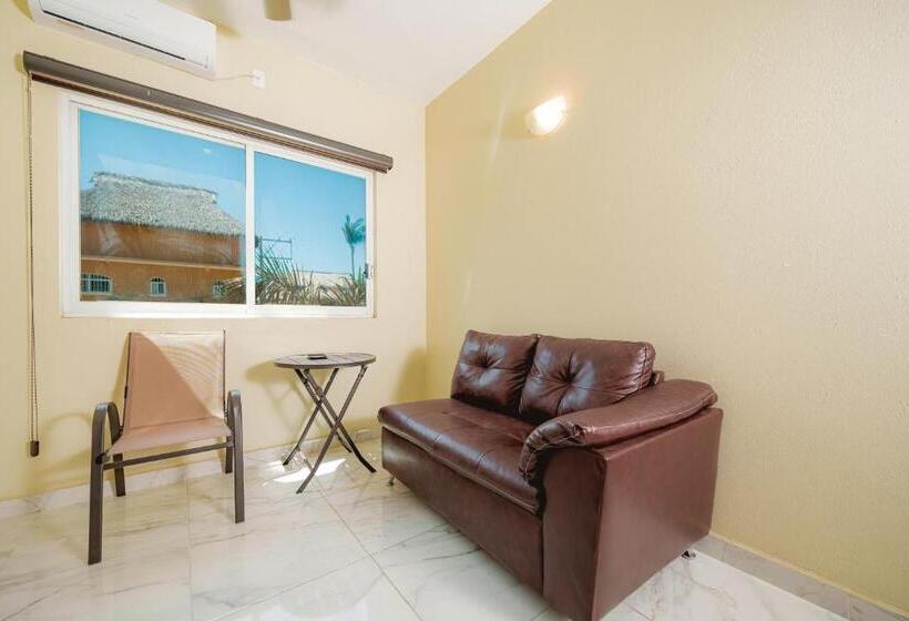 اتاق سوپریور با تخت بزرگ, Guitarra Inn