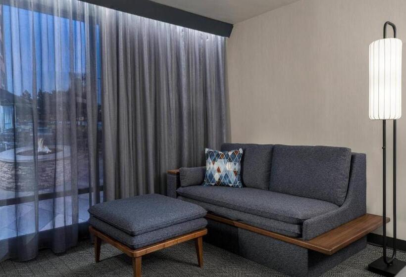 이그제큐티브 룸 퀸침대, Courtyard By Marriott Montreal Laval