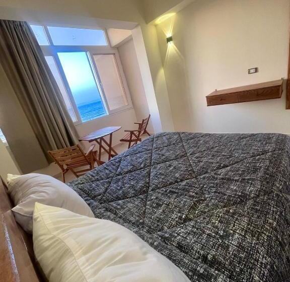 اتاق لوکس با چشم‌انداز دریا, Tree House Dahab
