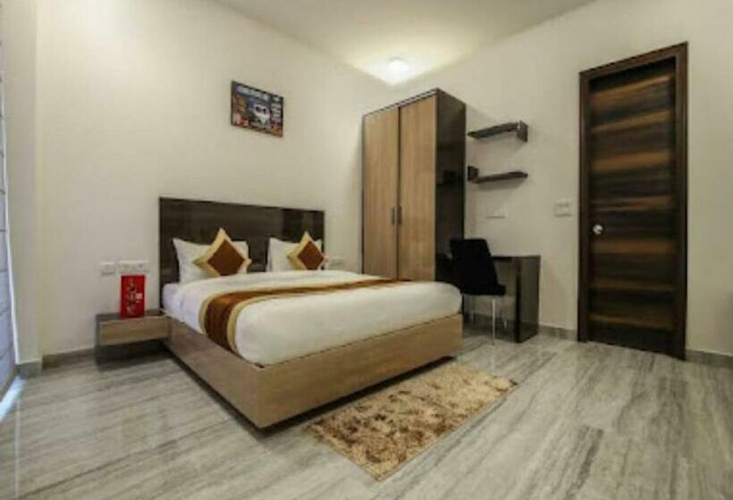 带大床的高级房间, Ab Inn Huda City Center