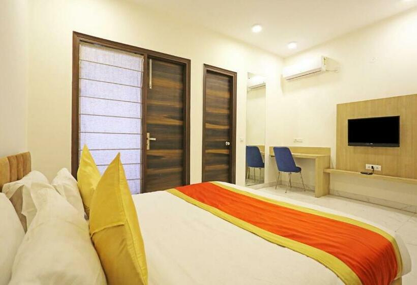 带大床的高级房间, Ab Inn Huda City Center