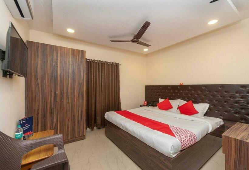 Трехместный Номер Классика, Oyo Flagship 81223 Kanish Residency