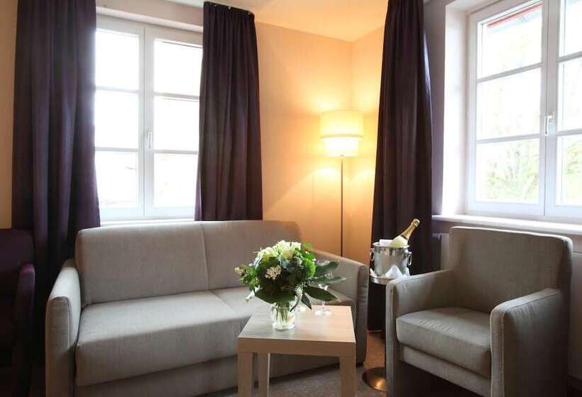 Номер Стандарт, Mainchateau