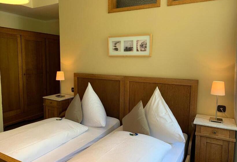 اتاق عادی, Moselland Hotel Im Enderttal Zum Onkel Willi