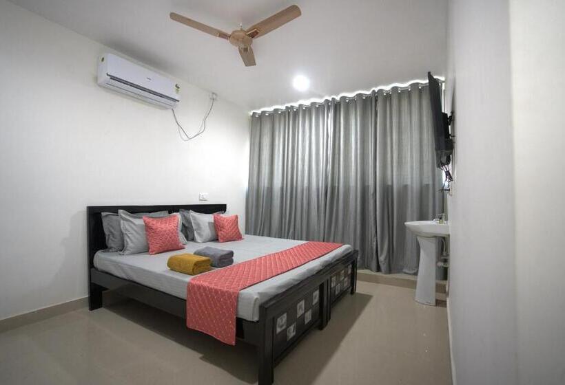 اتاق لوکس, Yellow Bells Signature Hitec City