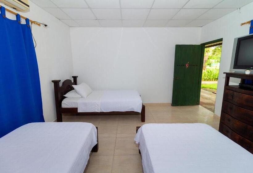 اتاق استاندارد سه نفره, Ecohotel La Fortuna
