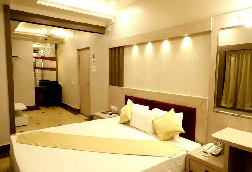 Президентский Люкс, Avenue Plaza ! Serampore   Samrat Restaurant, N S Avenue