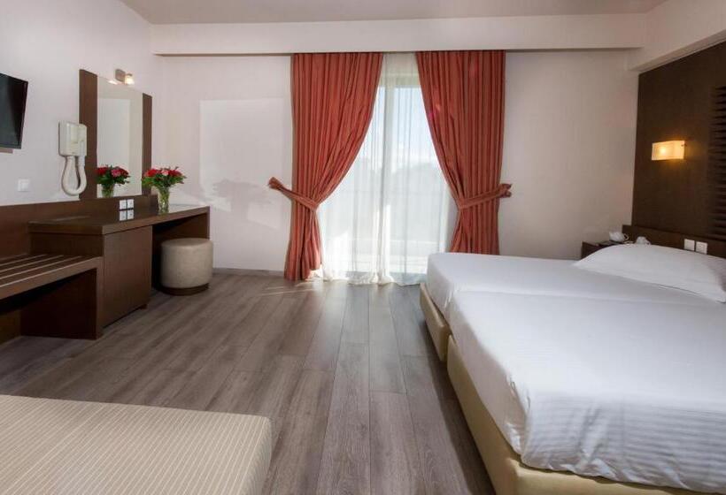 Полулюкс, Agrinio Imperial