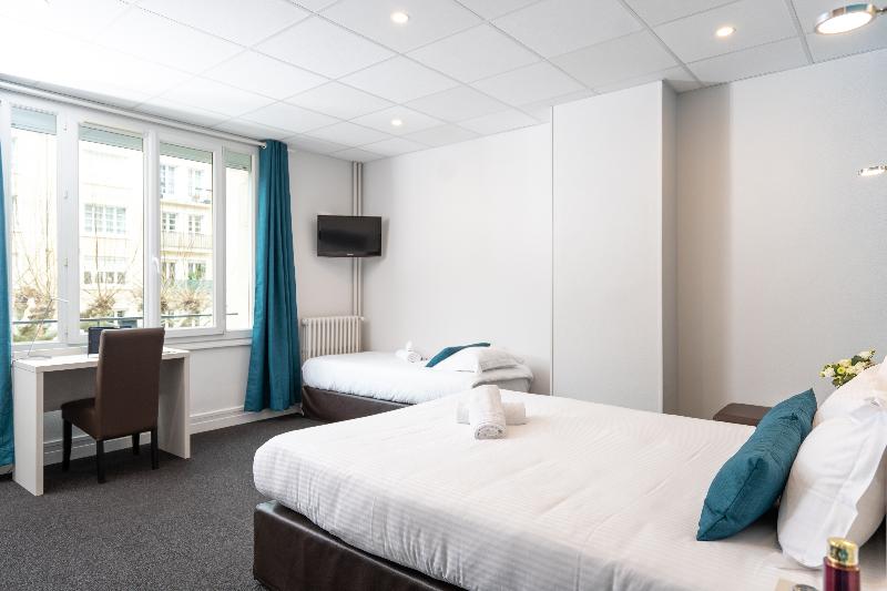 חדר סטנדרט לשלושה, Logis Hotel Du Chateau