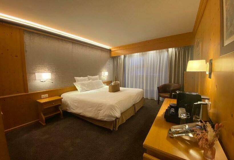 اتاق کلاسیک چهارنفره, Hôtel Macchi Restaurant & Spa