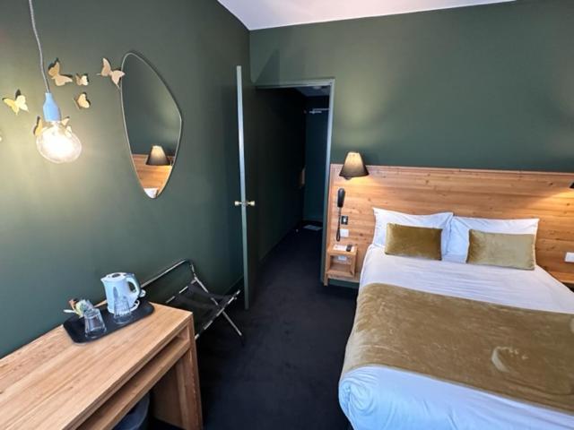 اتاق راحتی, Mon Hotel à Gap