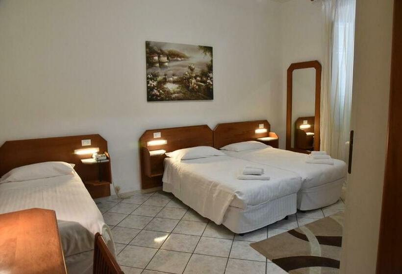 اتاق استاندارد سه نفره, Antico Hotel Moderno