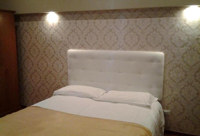 اتاق لوکس با چشم‌انداز شهر, Antico Hotel Moderno