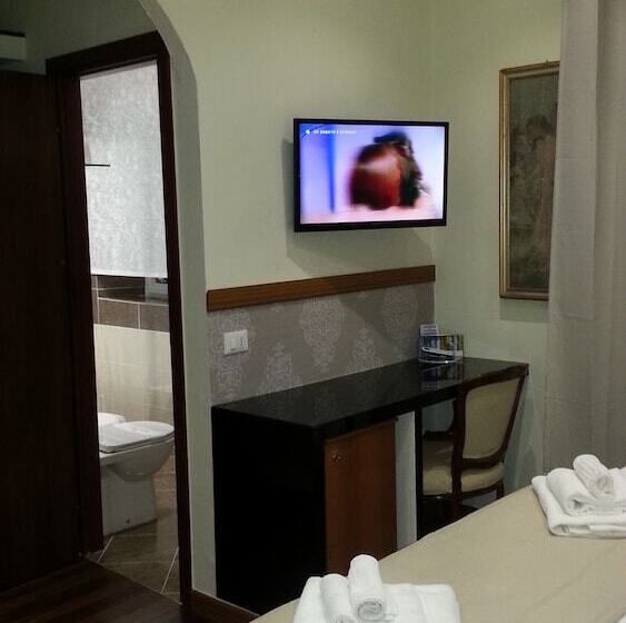 اتاق استاندارد چهار تخته, Antico Hotel Moderno