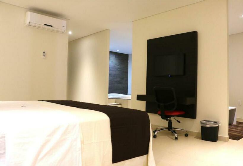 디럭스 스튜디오, Diverxo Hotel & Villas